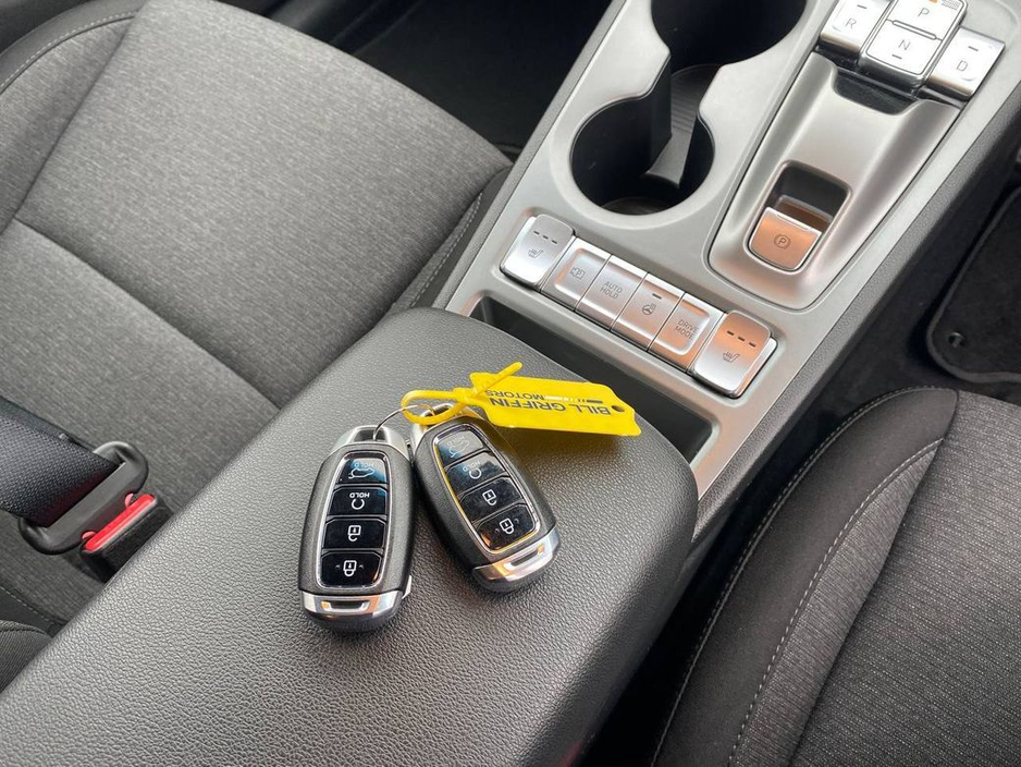 2023 Hyundai Kona - image 11