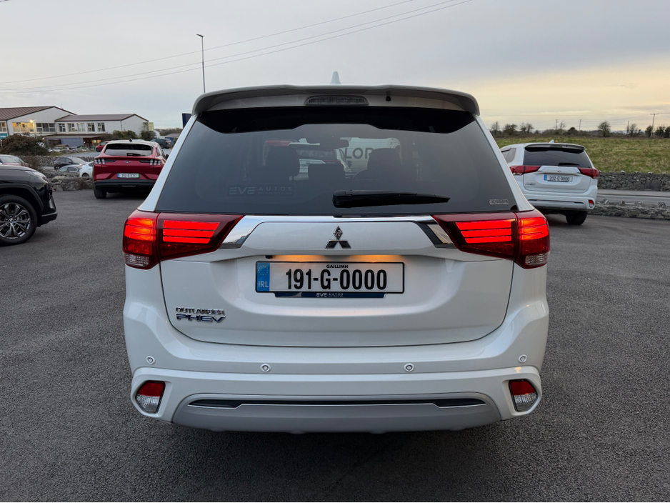 2019 Mitsubishi Outlander - image 10