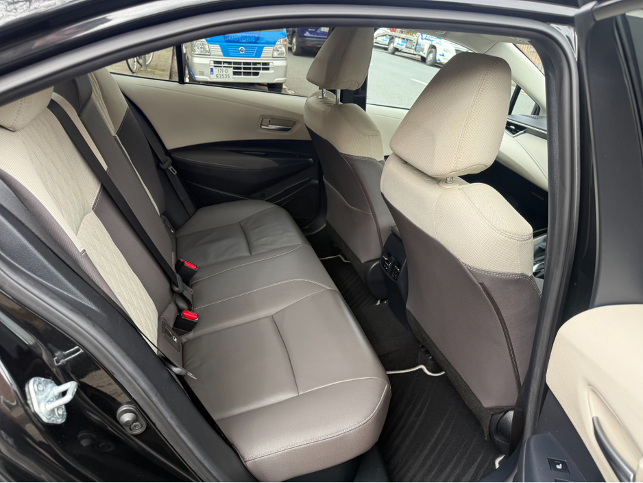 2021 Toyota Corolla - image 12