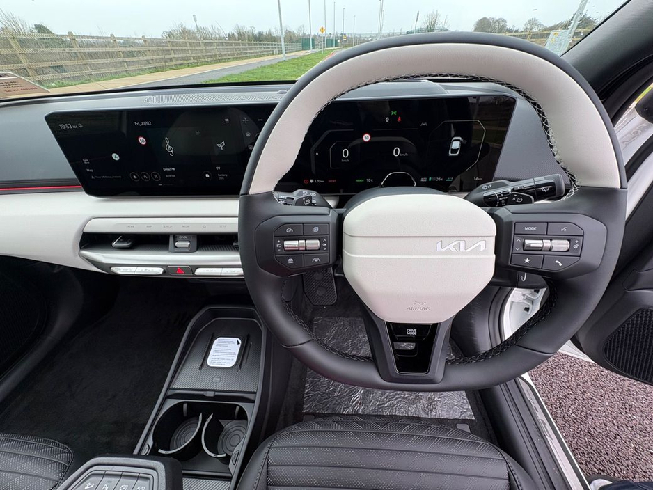2026 Kia EV4 - image 15
