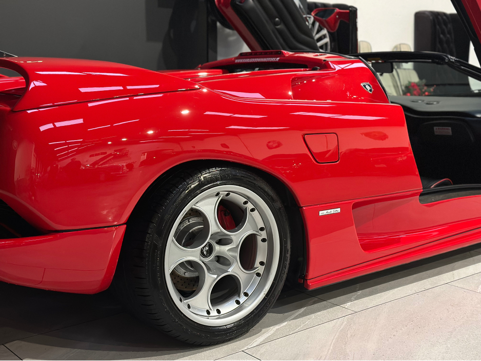 2000 Lamborghini Diablo - image 25