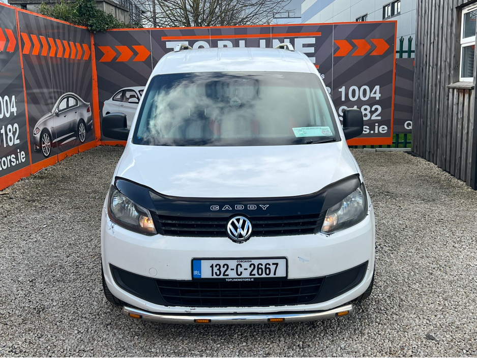 2013 Volkswagen Caddy - image 3