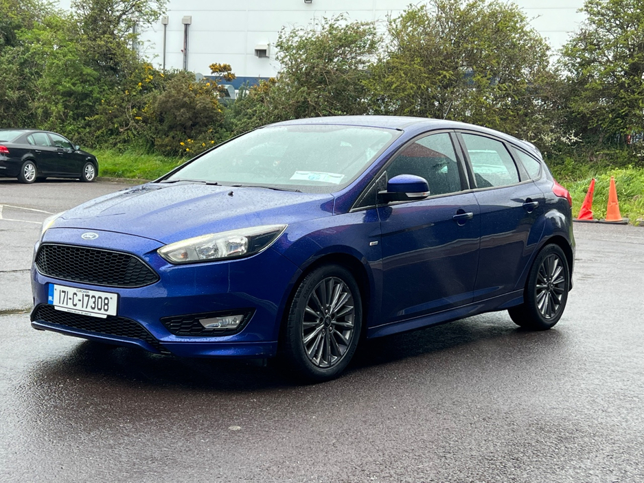 2017 Ford Focus - image 13