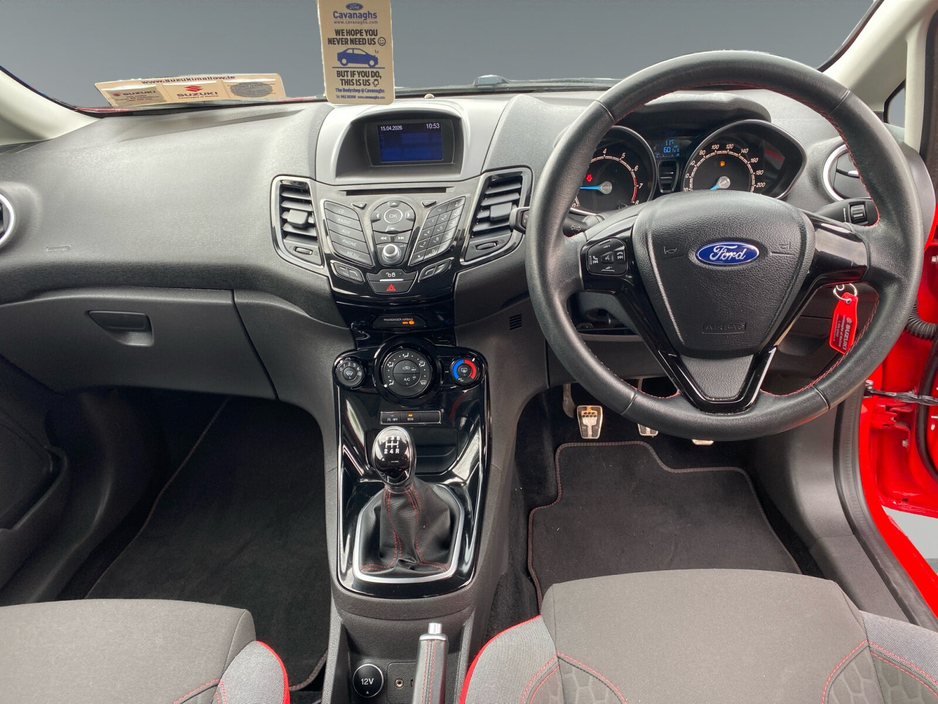 2016 Ford Fiesta - image 11