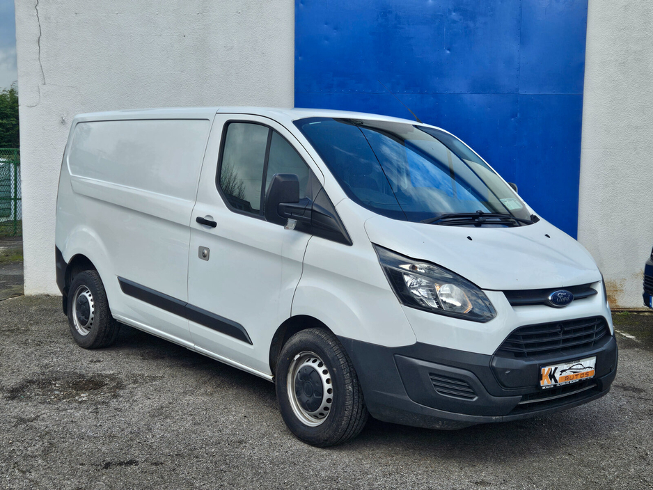 2017 Ford Transit Custom - image 2