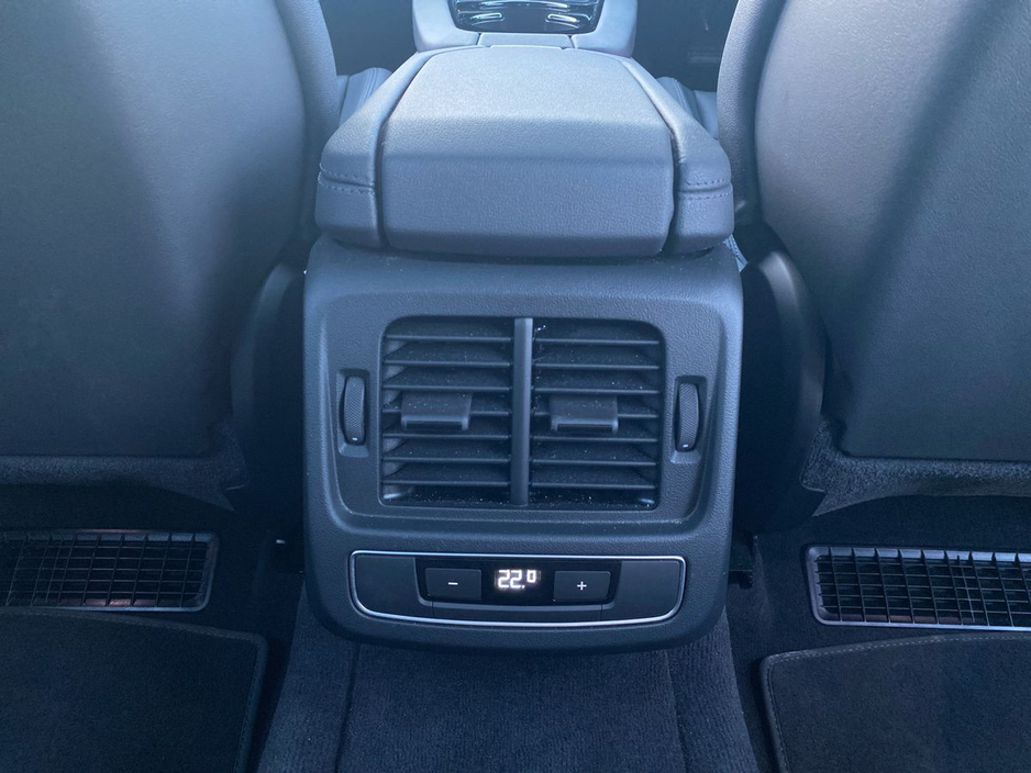 2022 Audi e-tron - image 18