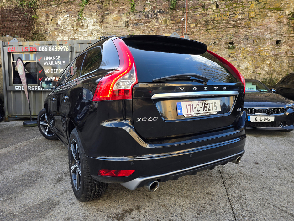 2017 Volvo XC60 - image 10