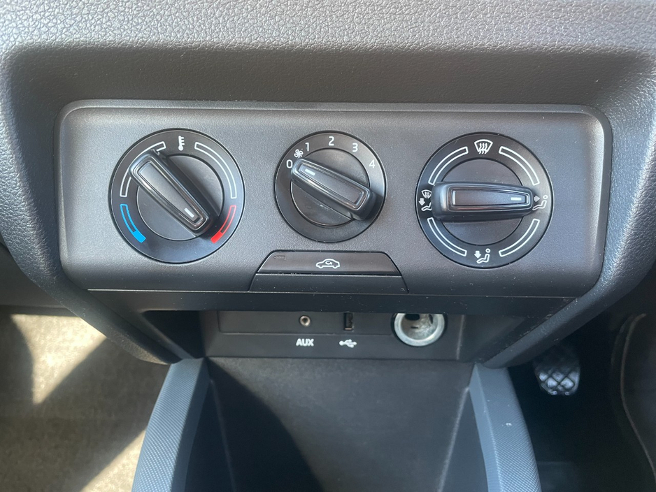 2015 Skoda Fabia - image 13