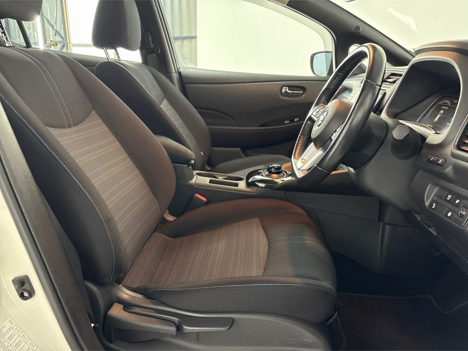 2021 Nissan Leaf PREMIUM 40KW**SEMI DIGITAL DASH**TOUCHSCREEN BLUETOOTH MEDIA**NAVIGATION**REVERSE CAMERA**PARKING SENSORS**ECO MODE**MULTIFUNCTIONAL STEERING WHEEL**CRUISE CONTROL**AUTO LIGHTS**AUTO WIPERS**ISOFIX** €14,995