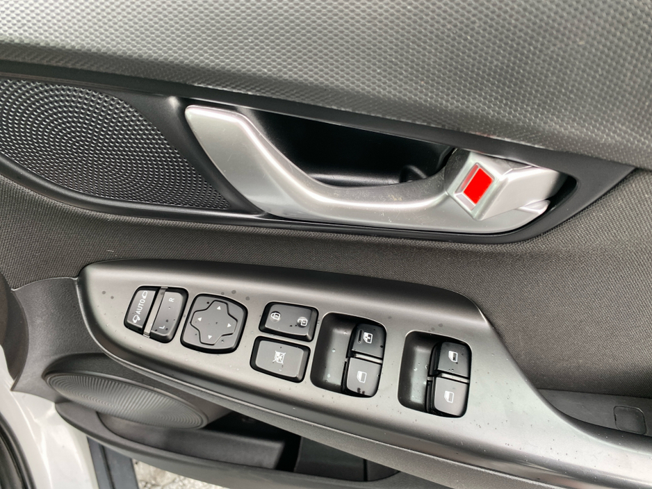 2023 Hyundai Kona - image 19