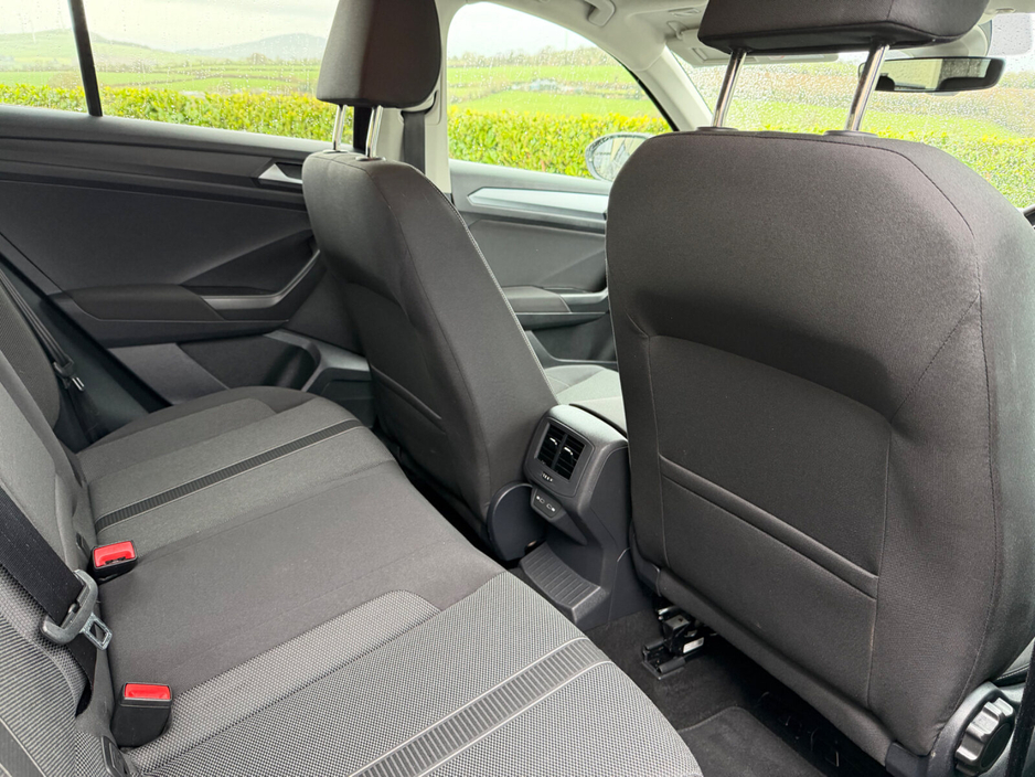 2023 Volkswagen T-Roc - image 14