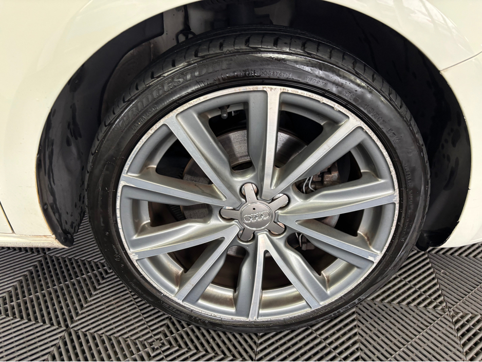 2012 Audi A1 - image 5