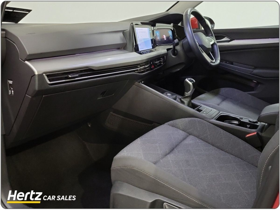 2024 Volkswagen Golf LIFE 110HP Petrol Manual €25,995