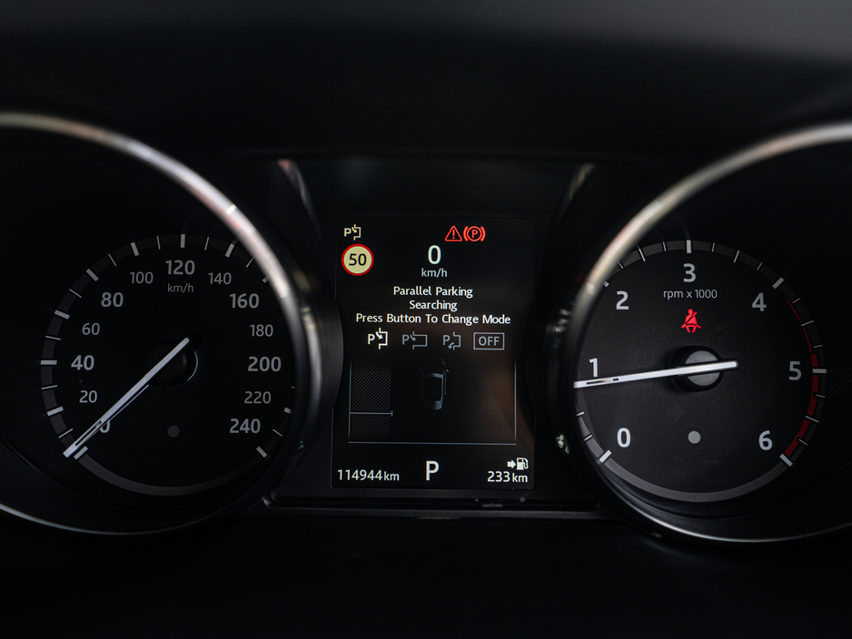 2016 Land Rover Discovery Sport - image 31