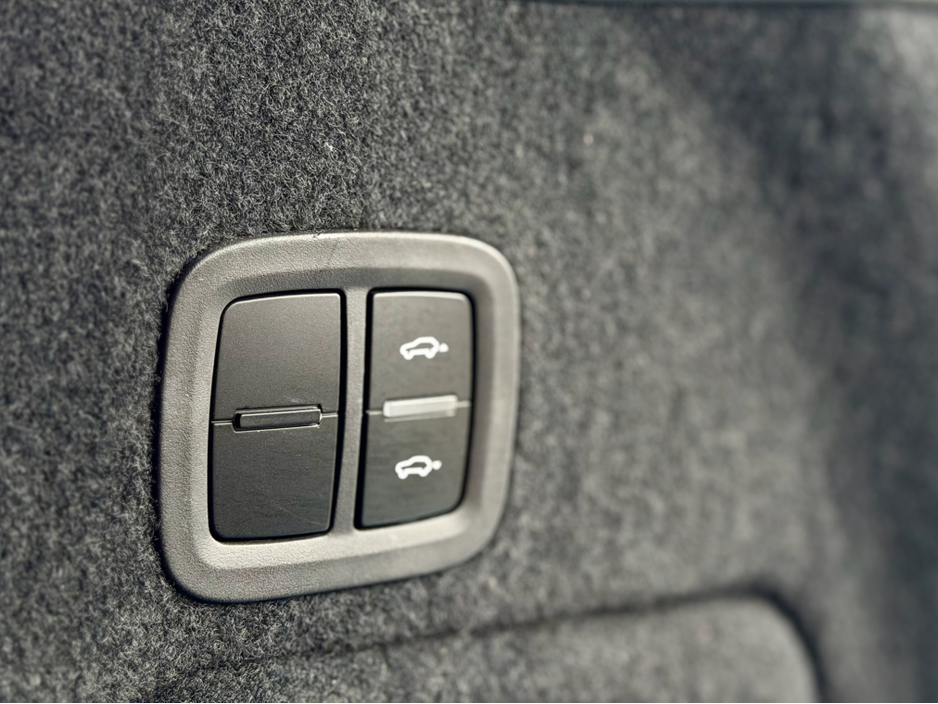 2024 Porsche Cayenne E-HYBRID 5DR AUTO €102,950