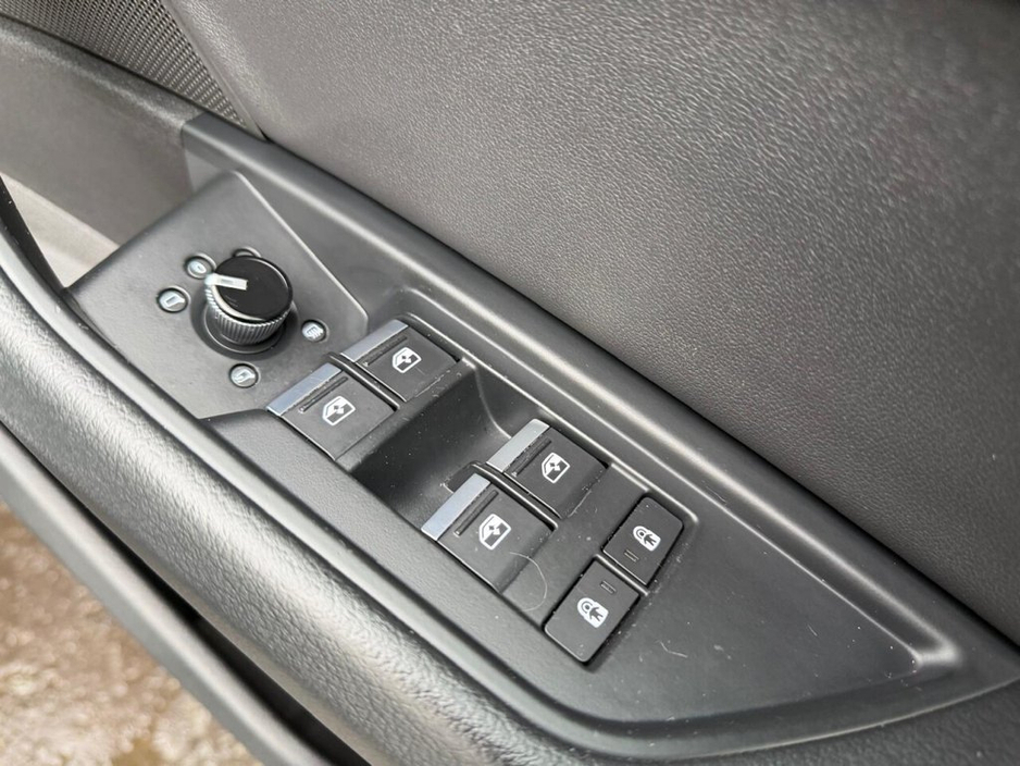 2023 Audi e-tron - image 28