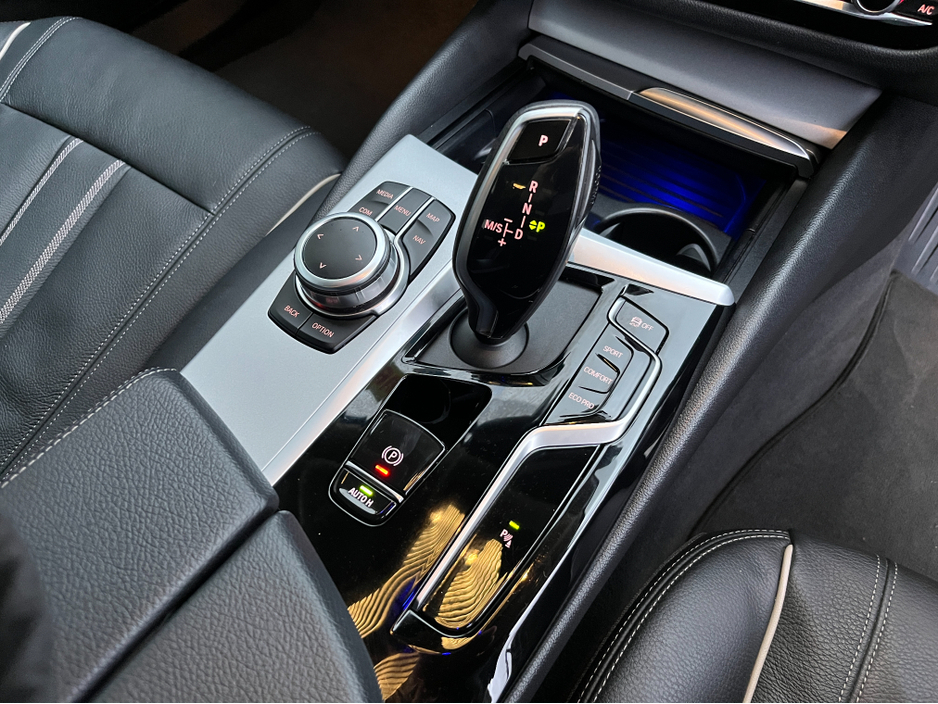 2022 BMW 5 Series 520D SE 2.0 DIESEL AUTOMATIC LCI