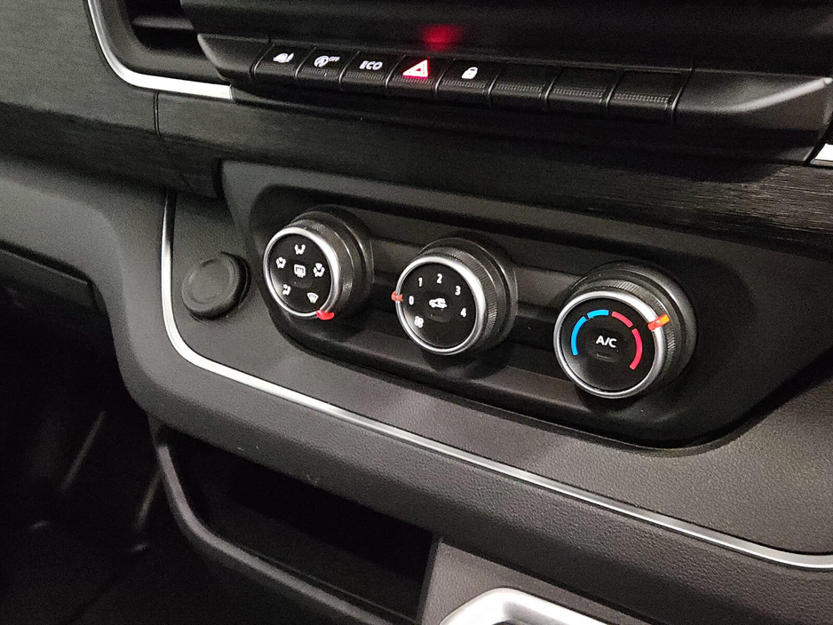 2022 Renault Trafic  €20,300