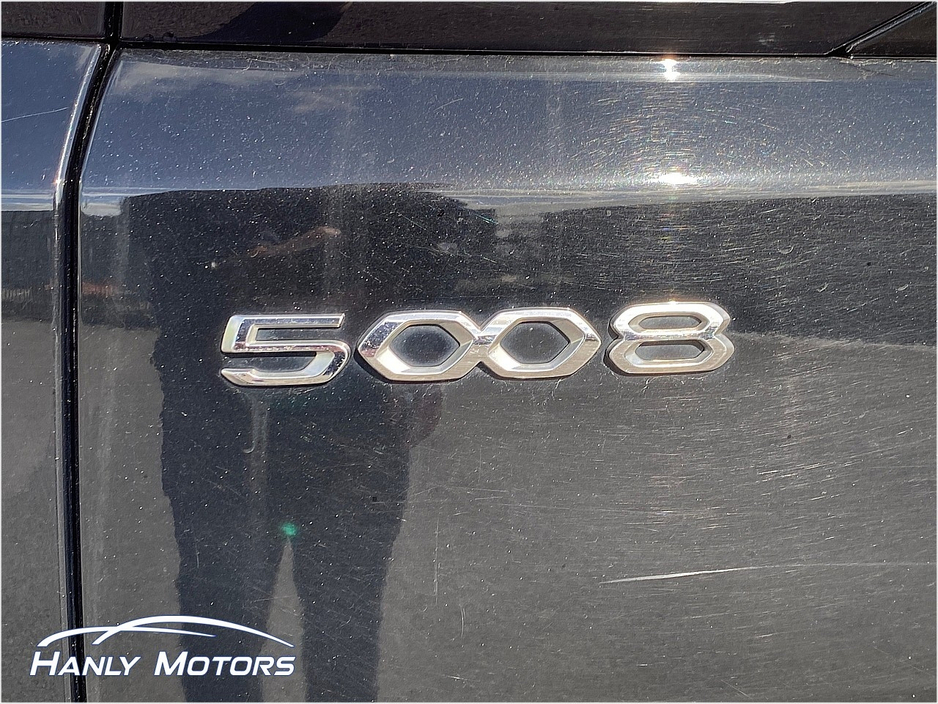 2023 Peugeot 5008 - image 12