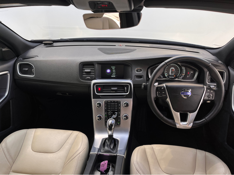 2016 Volvo S60 - image 38