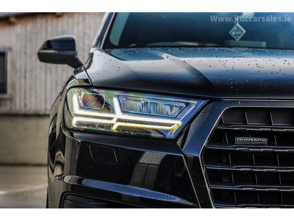 2017 Audi Q7  €37,995