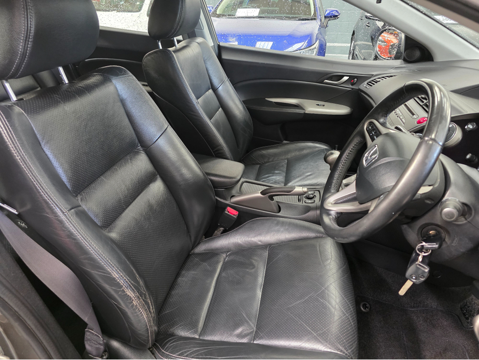 2009 Honda Civic - image 10