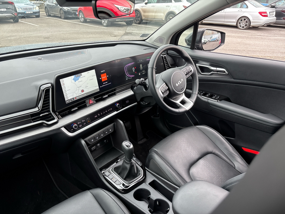 2025 Kia Sportage - image 3