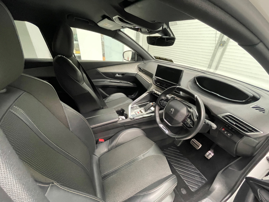 2023 Peugeot 3008 - image 10