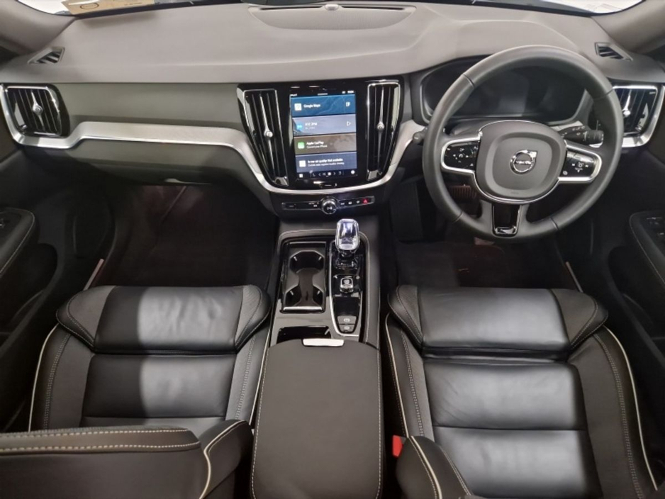 2024 Volvo V60 - image 17