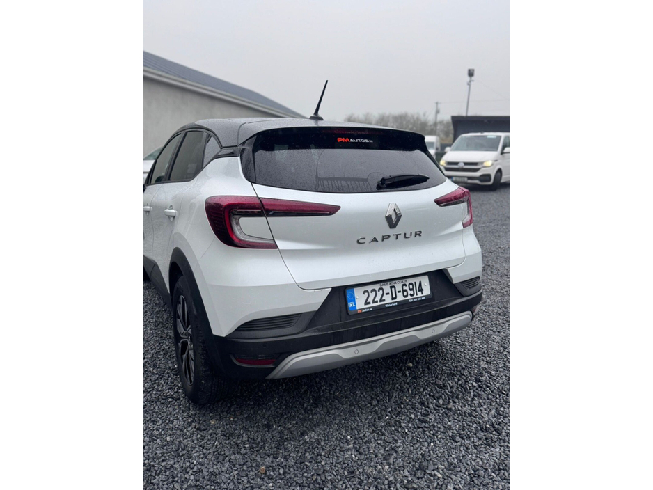 2022 Renault Captur - image 5