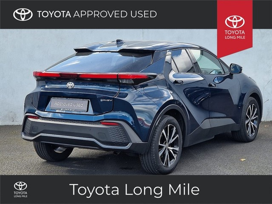 2024 Toyota C-HR - image 2