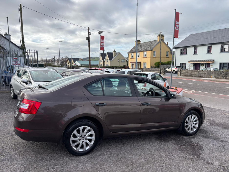 2017 Skoda Octavia - image 9