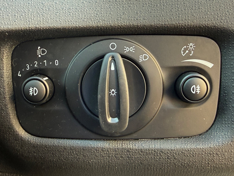 2017 Ford Fiesta - image 19