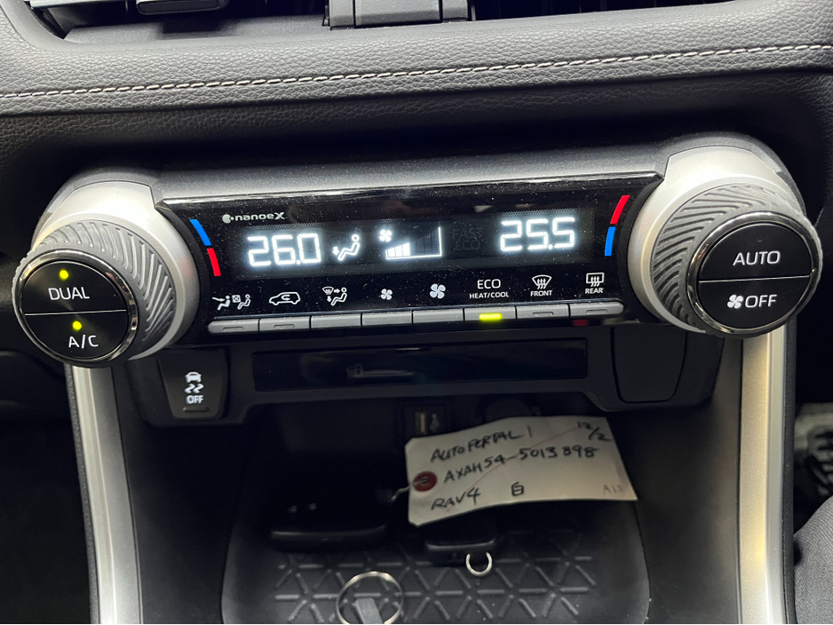 2024 Toyota Rav4 - image 19