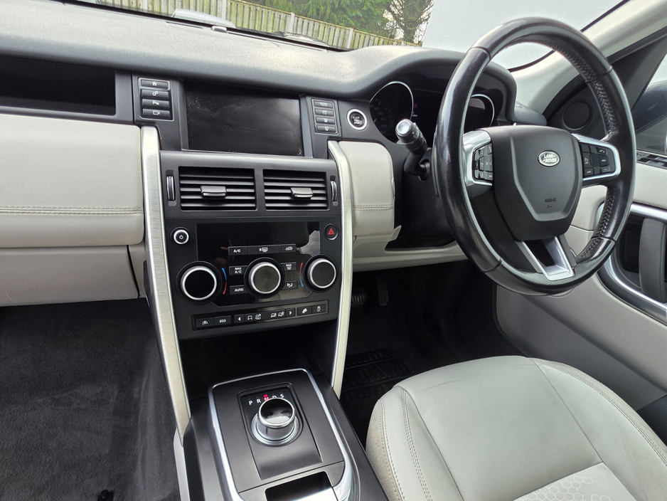 2017 Land Rover Discovery Sport - image 15