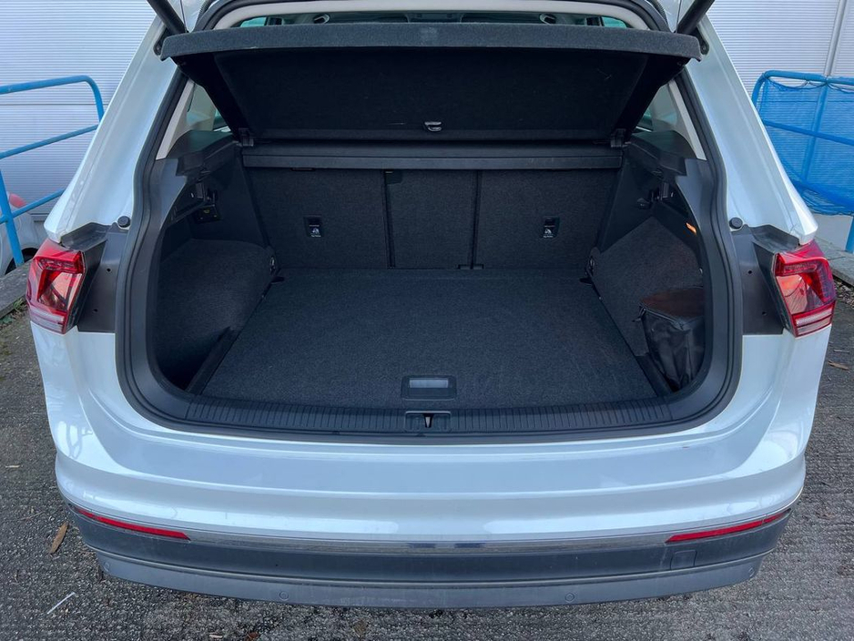 2020 Volkswagen Tiguan HIGHLINE 4MOTION 2.0 TDI // OPENING PAN ROOF // DIAMOND CUT ALLOYS // LEATHER HEATED SEATS €32,950