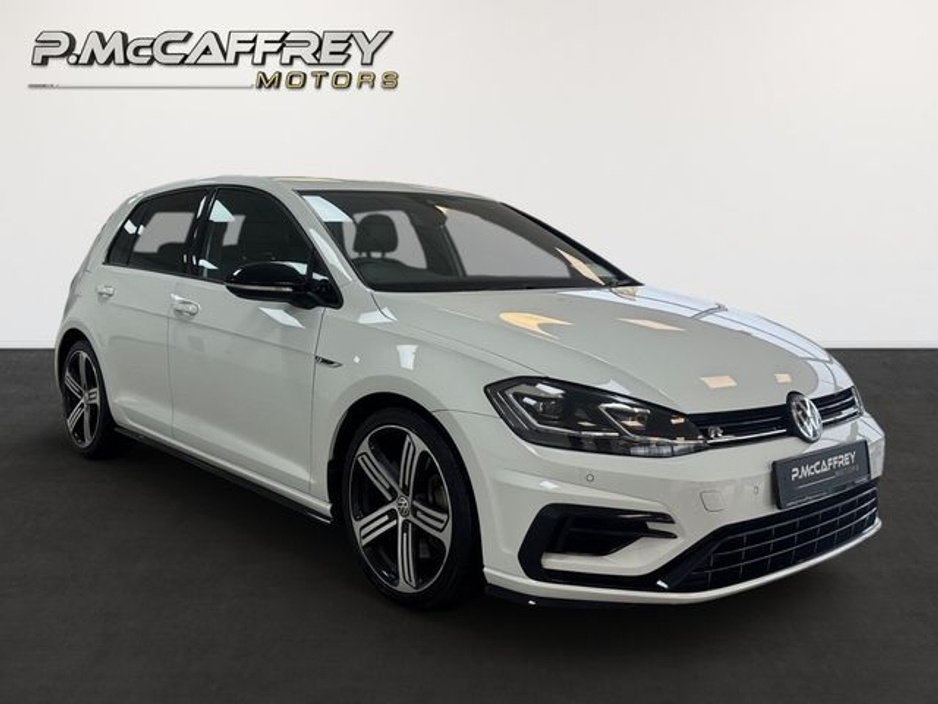 2017 Volkswagen Golf - image 3