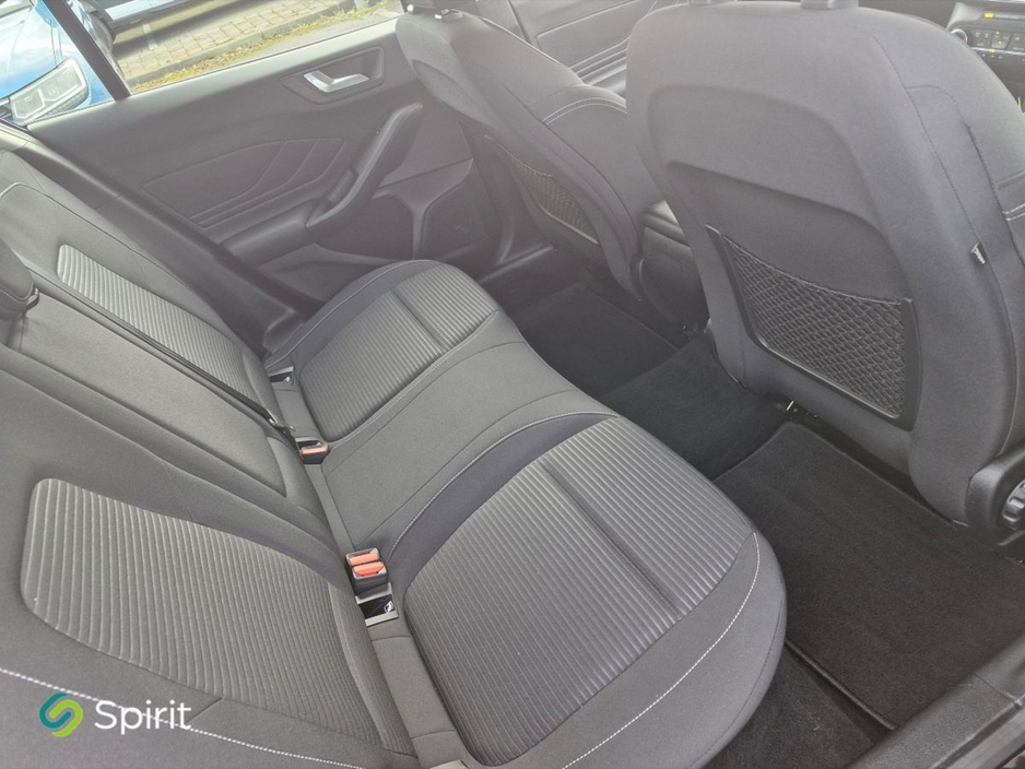 2019 Ford Focus - image 5