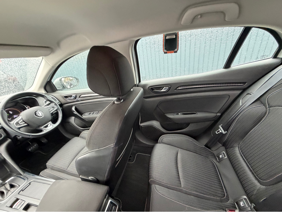 2018 Renault Megane - image 38