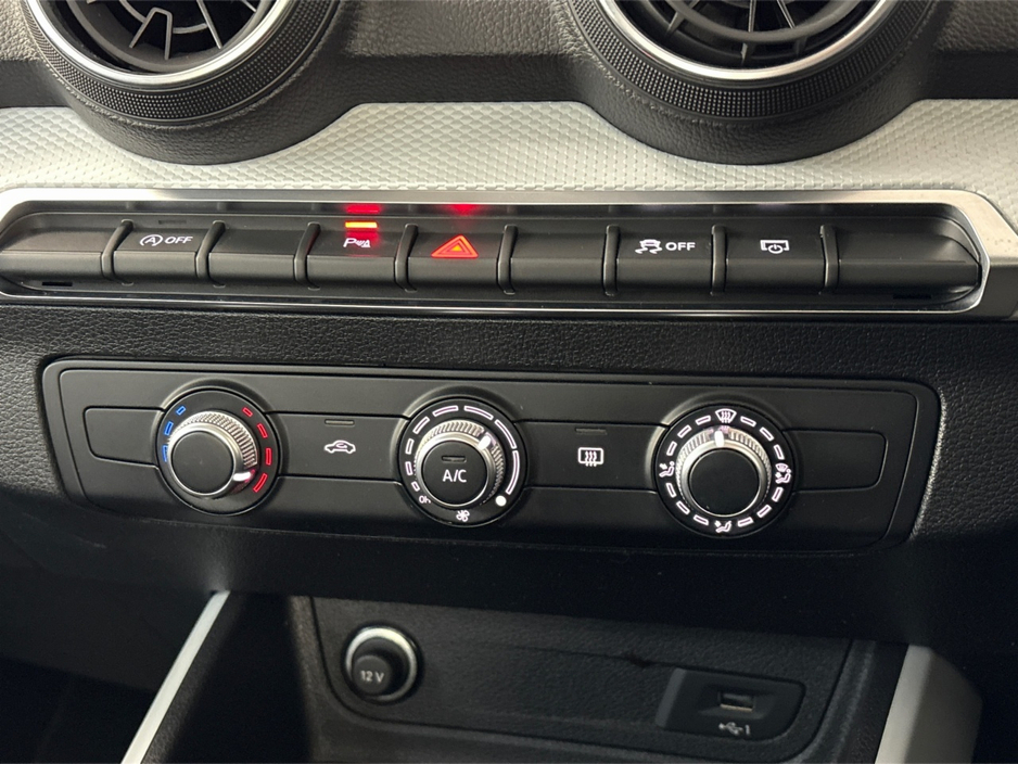 2020 Audi Q2 30 TFSI 116HP SE NEW NCT**MULTIFUNCTIONAL STEERING WHEEL**SEMI DIGITAL DASH**PARKING SENSORS**APPLE CARPLAY**DIGITAL MEDIA DISPLAY**AIR CONDITIONING**BLACK LEATHER INTERIOR** €21,995