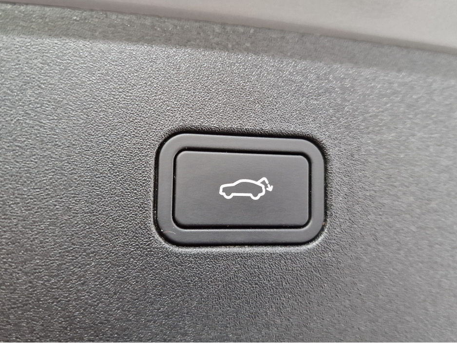 2024 Volvo EX30 - image 13