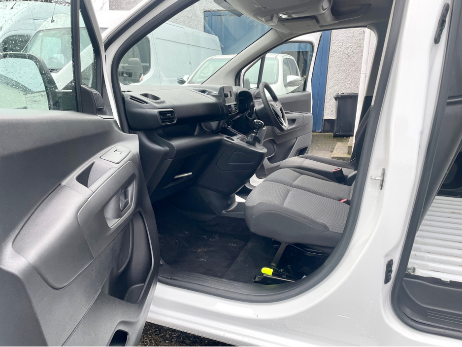 2022 Opel Combo L1H1 1.5 CDTI 100PS DIESEL 6SPEED MANUAL MY22 SWB €13,000