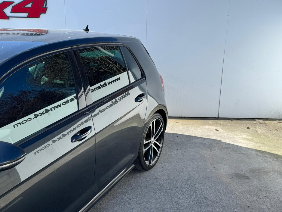 2016 Volkswagen Golf - image 12