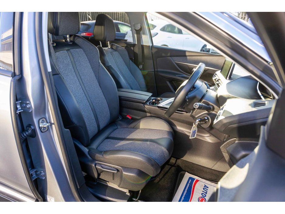 2020 Peugeot 5008 1.5 BlueHDi 130bhp Allure