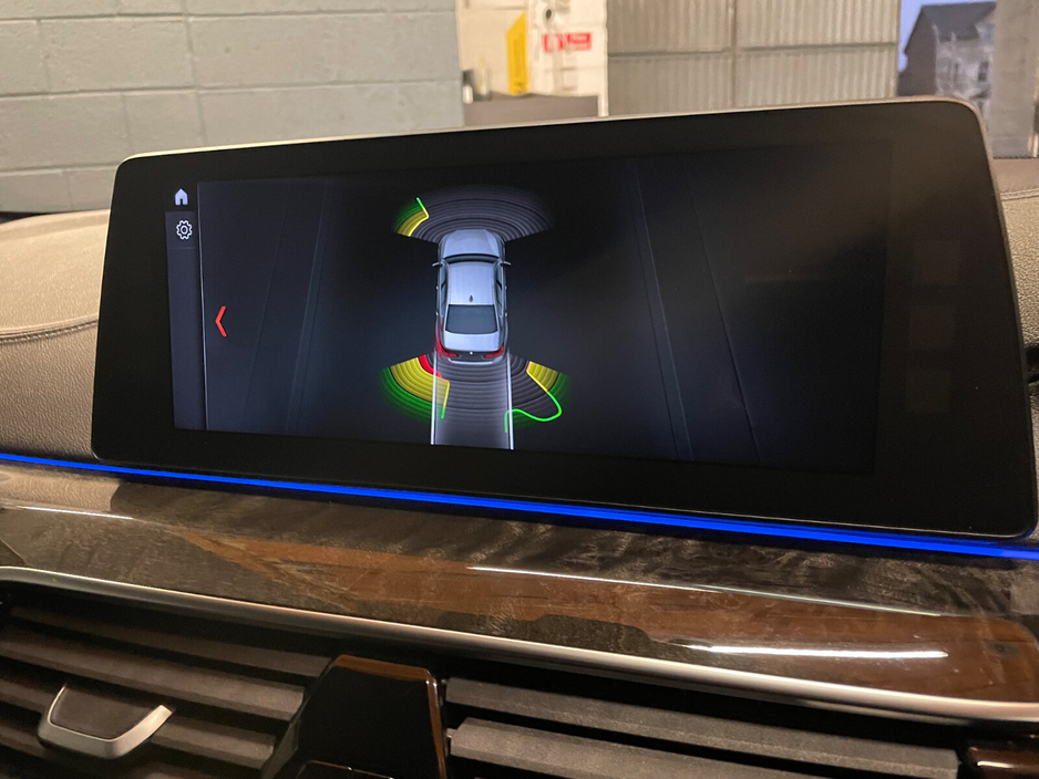 2017 BMW 5 Series 530e M Sport Auto €18,900