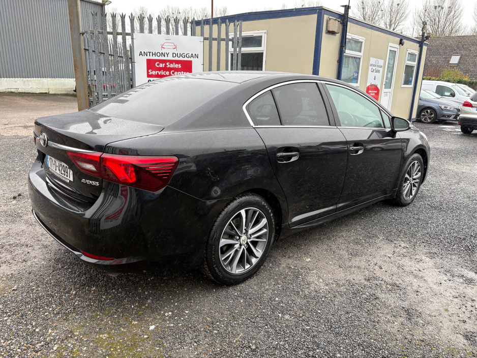 2017 Toyota Avensis - image 3