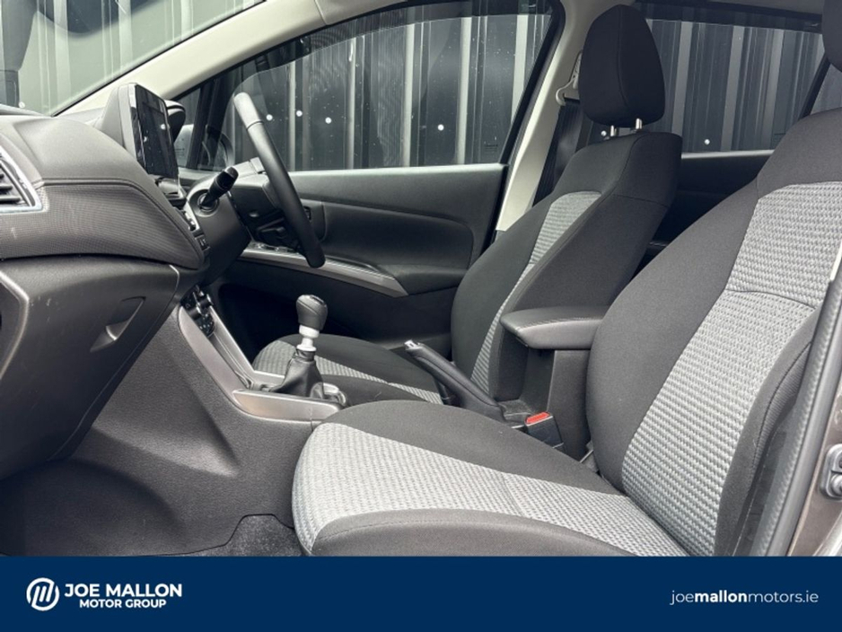 2025 Suzuki SX4 S-Cross - image 8