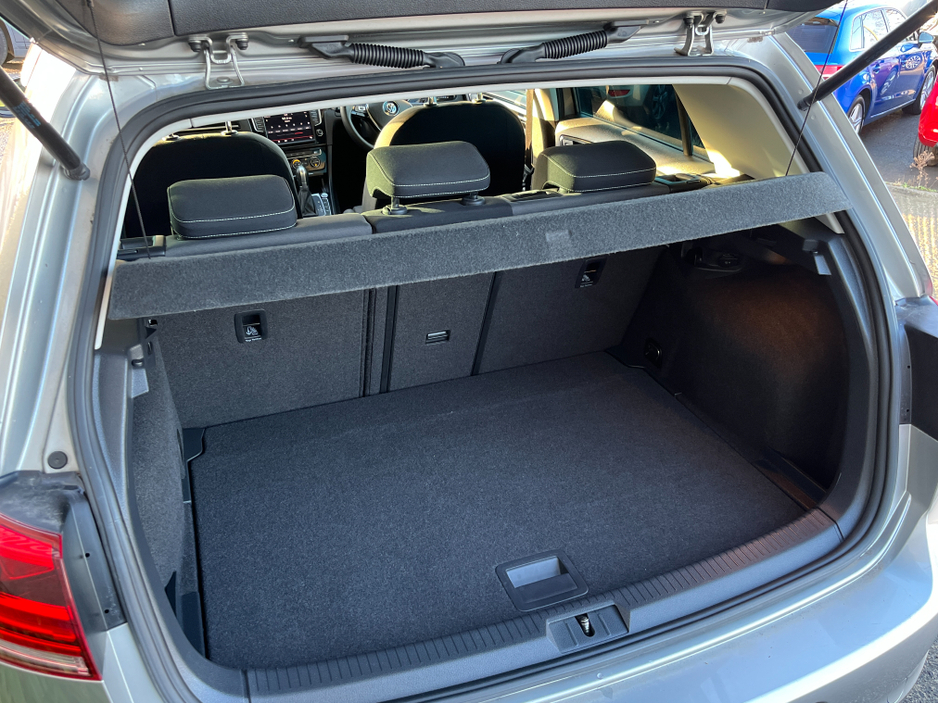 2016 Volkswagen Golf HIGHLINE AUTOMATIC 1.4 PETROL //KEYLESS ENTRY//REVERSE CAMERA//BLIND SPOT WARNING//ADAPTIVE CRUISE CONTROL// €15,950