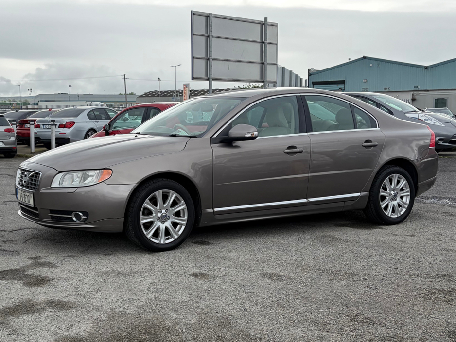 2011 Volvo S80 - image 3