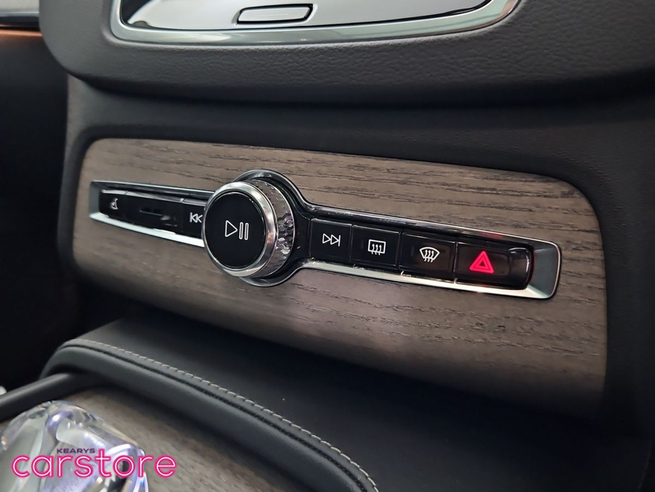 2022 Volvo XC90 Xc90 Ultimate T8 Rechrge Awd A Ultimate Recharge T8 455 310+145 Twin Engine 18.8 kWh PHEV Start/Stop